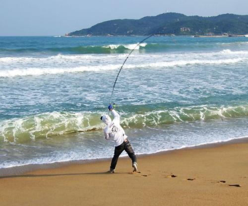 夏天海边如何钓鱼，夏天海边如何钓鱼视频？